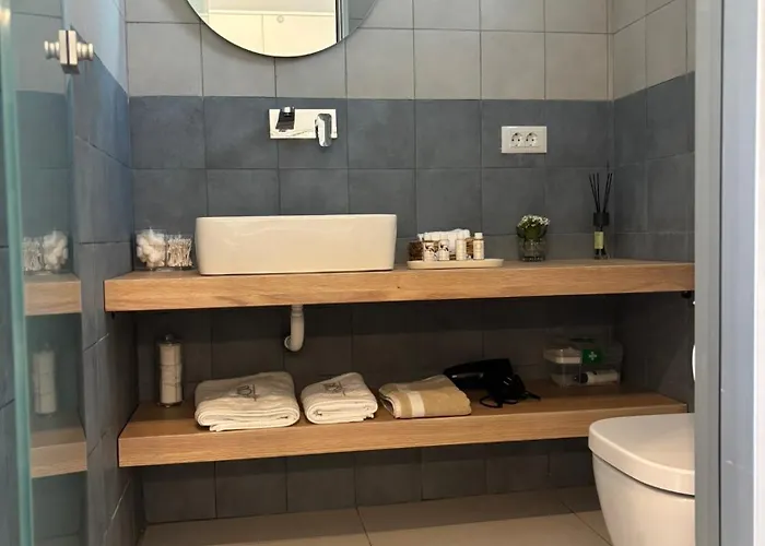 Agathi Beauty Haraki