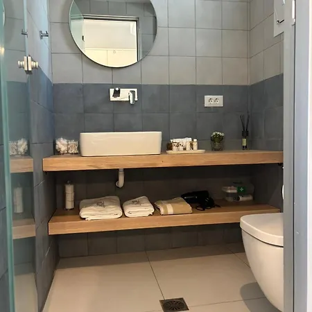 Agathi Beauty Charaki